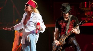 axl-rose-da-pesima-excusa-para-salir-tarde-a-sus-shows