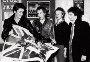 glen-matlock-era-un-nio-de-mami-de-clase-media-afirma-steve-jones-de-sex-pistols