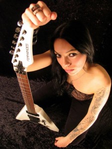 Elena Schall, ex Iron Maidens, compartirá escenario con DÍA DE LOS MUERTOS elena-schall-ex-iron-maidens-compartir-escenario-con-da-de-los-muertos-
