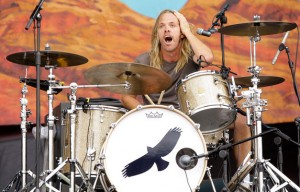 taylor-hawkins-interpretar-a-iggy-pop