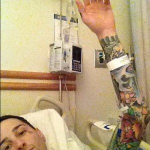 el-vocalista-se-suicide-silence-hospitalizado