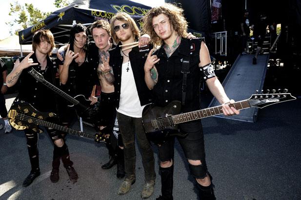 ben-bruce-de-asking-alexandria-te-invita-a-su-concierto