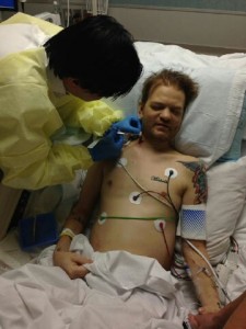 el-vocalista-de-sum-41-hospitalizado-por-fallas-en-rion