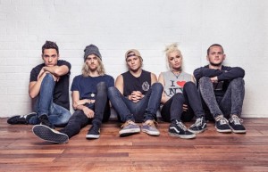 Ve aquí el video acústico de Tonight Alive: “The Edge” ve-aqu-el-video-acstico-de-tonight-alive-the-edge-