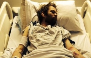 el-vocalista-de-sum-41-hospitalizado-por-fallas-en-rion