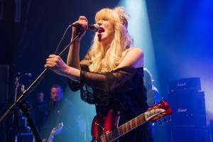 courtney-love-quiere-hacer-las-paces-con-dave-grohl