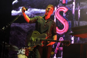 josh-homme-niega-haber-alterado-el-sonido-de-artic-monkeys