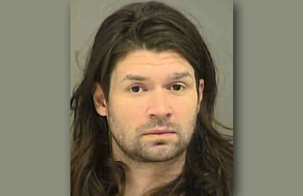 adam-lazzara-de-taking-back-sunday-arrestado