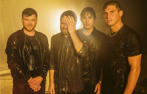 el-vocalista-de-enter-shikari-explica-porque-golpeo-a-sus-fans