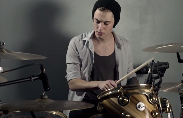 luke-holland-the-word-alive-hace-cover-de-la-cancin-de-death-cab-grapevine-fires