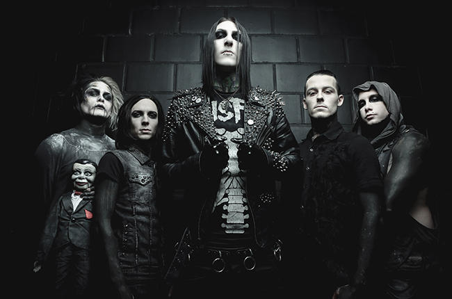 motionless-in-white-sufre-accidente-en-carretera