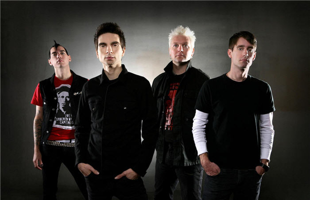 antiflag-devela-arte-de-su-disco-american-spring