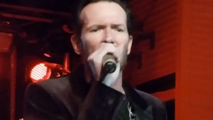 scott-weiland-parece-estropeado