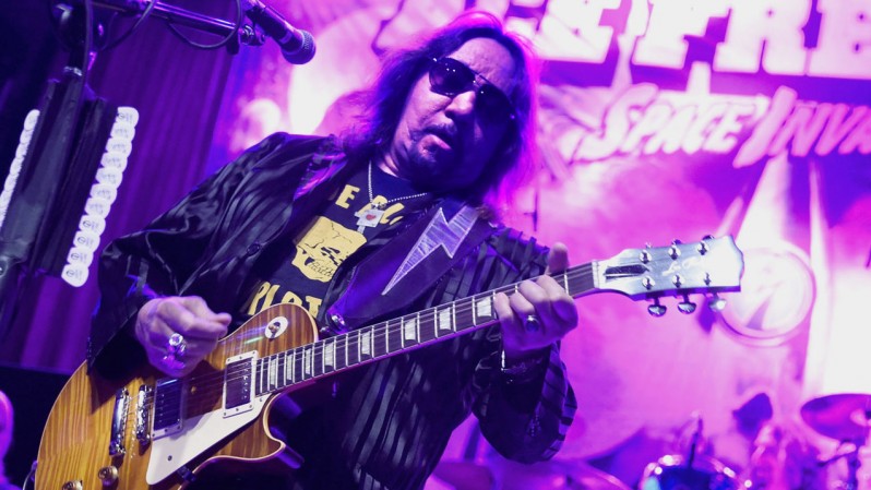 es-posible-que-ace-frehley-regrese-a-kiss-noticias-sin-categoria