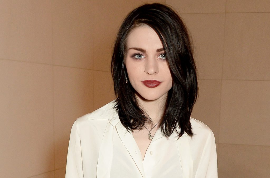 frances-bean-hace-un-conmovedor-tributo-a-kurt-cobain-por-el-que-hubiera-sido-su-cumpleaos-50-noticias-sin-categoria