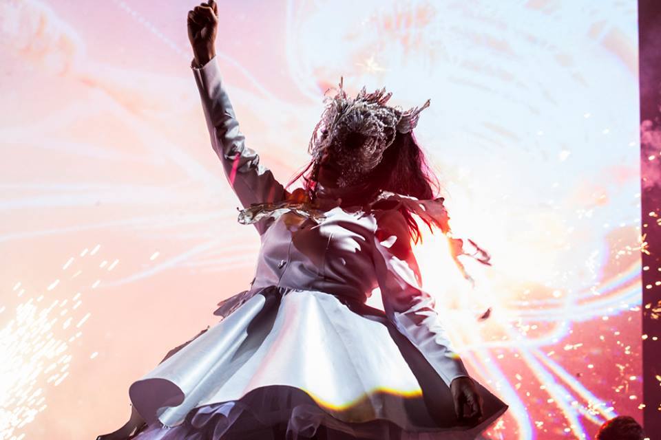 ve-el-nuevo-video-de-bjork-notget-vr-noticias-sin-categoria