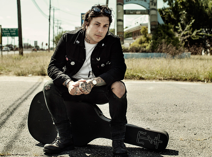 frank-iero-and-the-patience-vuelven-con-keep-the-coffins-coming-noticias-sin-categoria