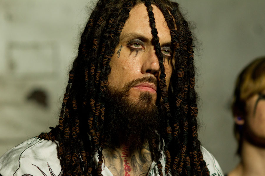 guitarrista-de-korn-se-disculpa-por-llamar-a-chester-bennington-cobarde-noticias-sin-categoria