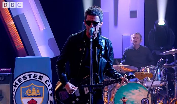 noel-gallagher-estren-she-taught-me-how-to-fly-noticias-sin-categoria