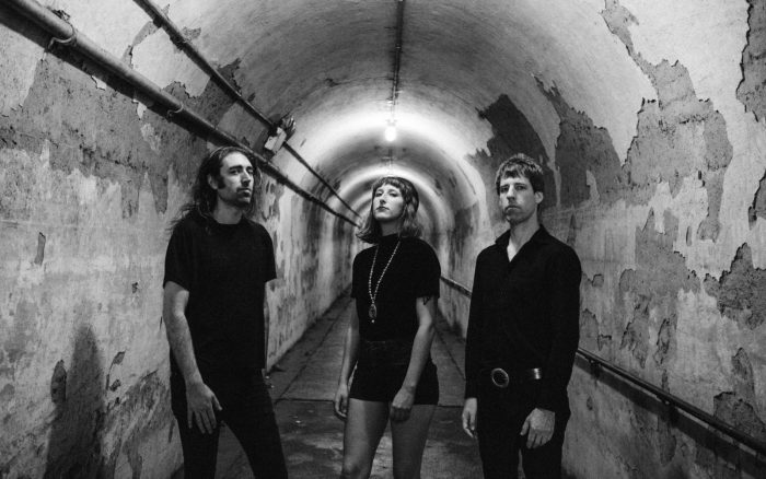 a-place-to-bury-strangers-vuelve-con-su-sencillo-never-coming-back-noticias-sin-categoria