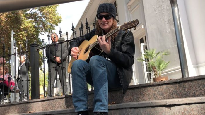 dave-mustaine-sale-con-sus-fans-a-tocar-un-set-acstico-noticias-sin-categoria