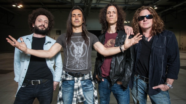 extreme-retoma-su-pasado-para-el-nuevo-lbum-en-2019-noticias-sin-categoria