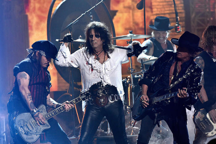 Hollywood Vampires volverán con disco en junio y estrenan su nuevo sencillo “Who’s Laughing Now” noticias sin-categoria hollywood-vampires-volvern-con-disco-en-junio-y-estrenan-su-nuevo-sencillo-whos-laughing-now-noticias-sin-categoria