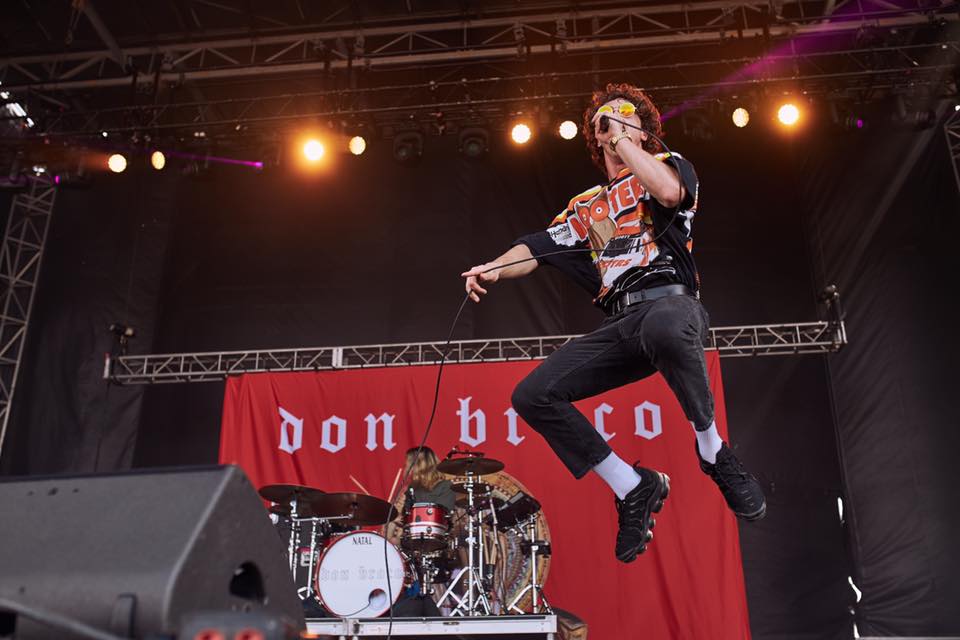 don-broco-presenta-su-video-a-half-man-half-god-noticias-sin-categoria