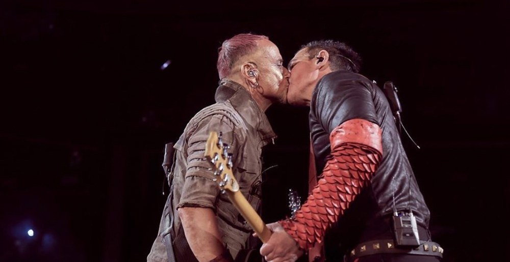 rammstein-desafi-las-leyes-antilgtb-de-rusia-en-concierto-noticias-sin-categoria