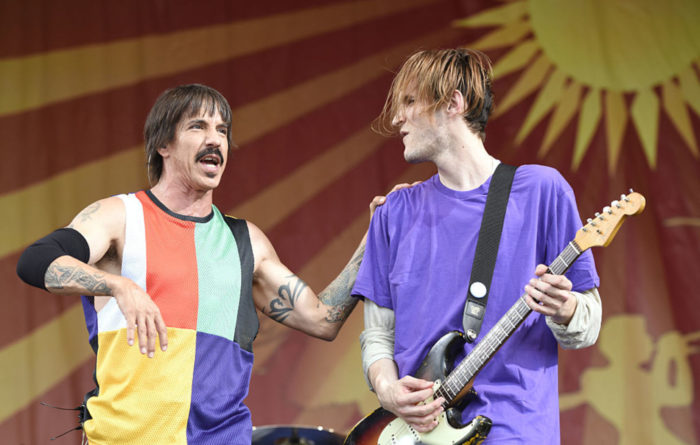Josh Klinghoffer dice que su salida de Red Hot Chili Peppers era una 'decisión bastante simple' noticias sin-categoria josh-klinghoffer-dice-que-su-salida-de-red-hot-chili-peppers-era-una-decisin-bastante-simple-noticias-sin-categoria