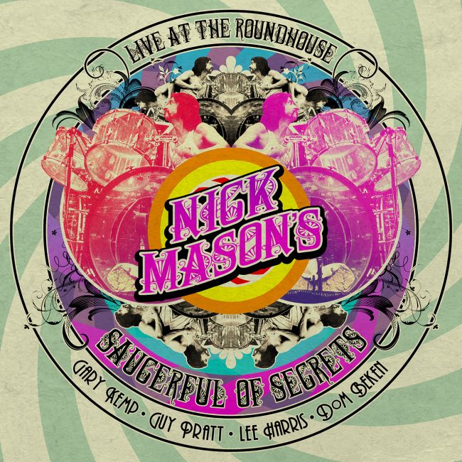 nick-masons-saucerful-of-secrets-anuncian-la-salida-de-live-at-the-roundhouse-para-este-ao-noticias-sin-categoria