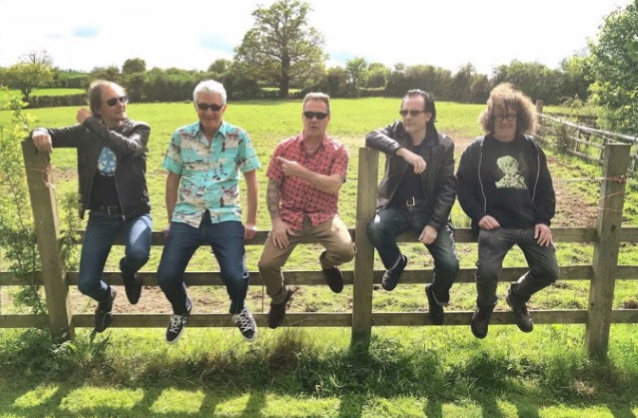 the-damned-presenta-su-nuevo-ep-y-su-sencillo-keep-em-alive-noticias-sin-categoria