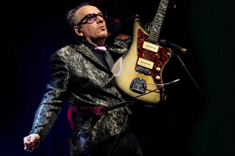 elvis-costella-anuncia-lbum-con-el-sencillo-we-are-all-cowards-now-noticias-sin-categoria