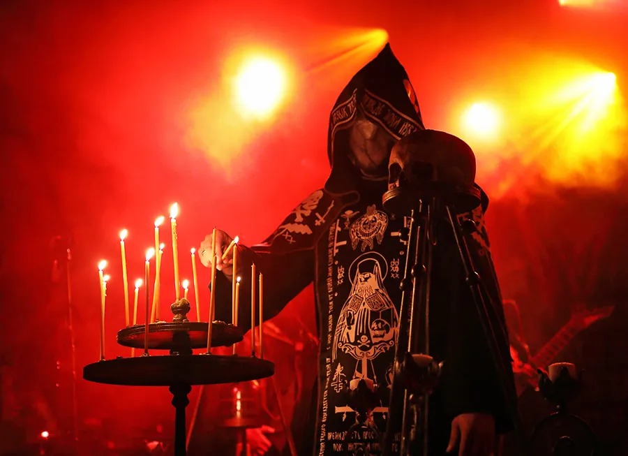 amenazas-y-presiones-de-la-iglesia-provocan-la-cancelacin-del-concierto-de-batushka-liderado-por-drabikowski-en-belgrado-noticias-sin-categoria