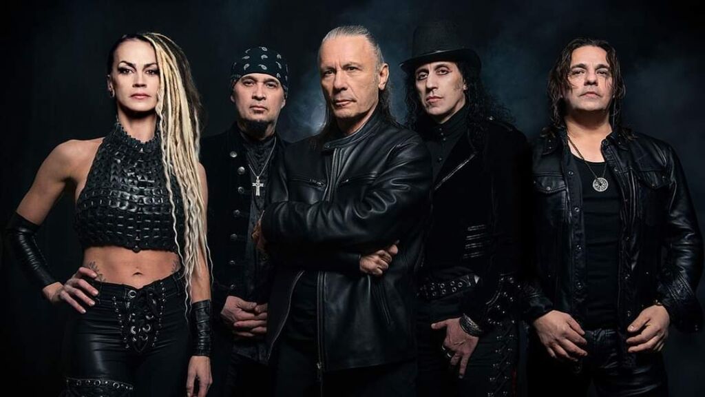 bruce-dickinson-comparte-el-video-de-rain-on-the-graves-noticias-sin-categoria