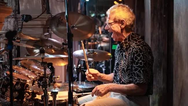 bill-bruford-yes--king-crimsom-sale-del-retiro-para-unirse-al-pete-roth-trio-noticias-sin-categoria