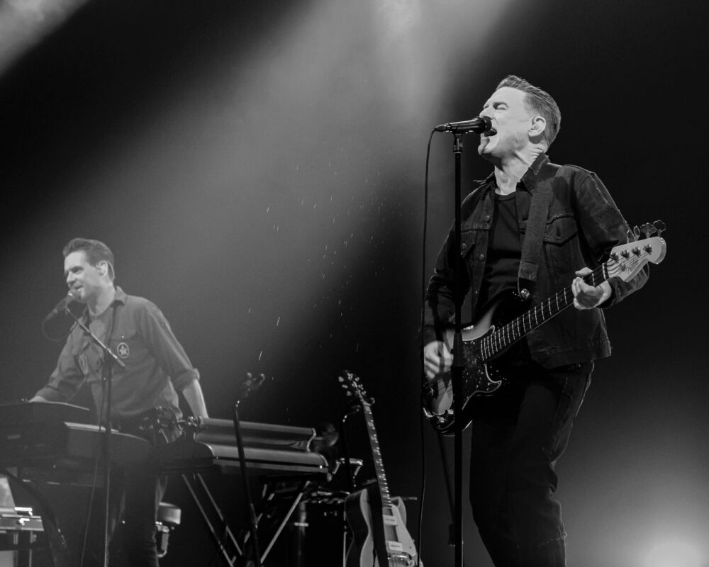 mi-pica-aventura-con-bryan-adams-del-meet--greet-sin-fotos-a-un-show-inolvidable-resenas-sin-categoria